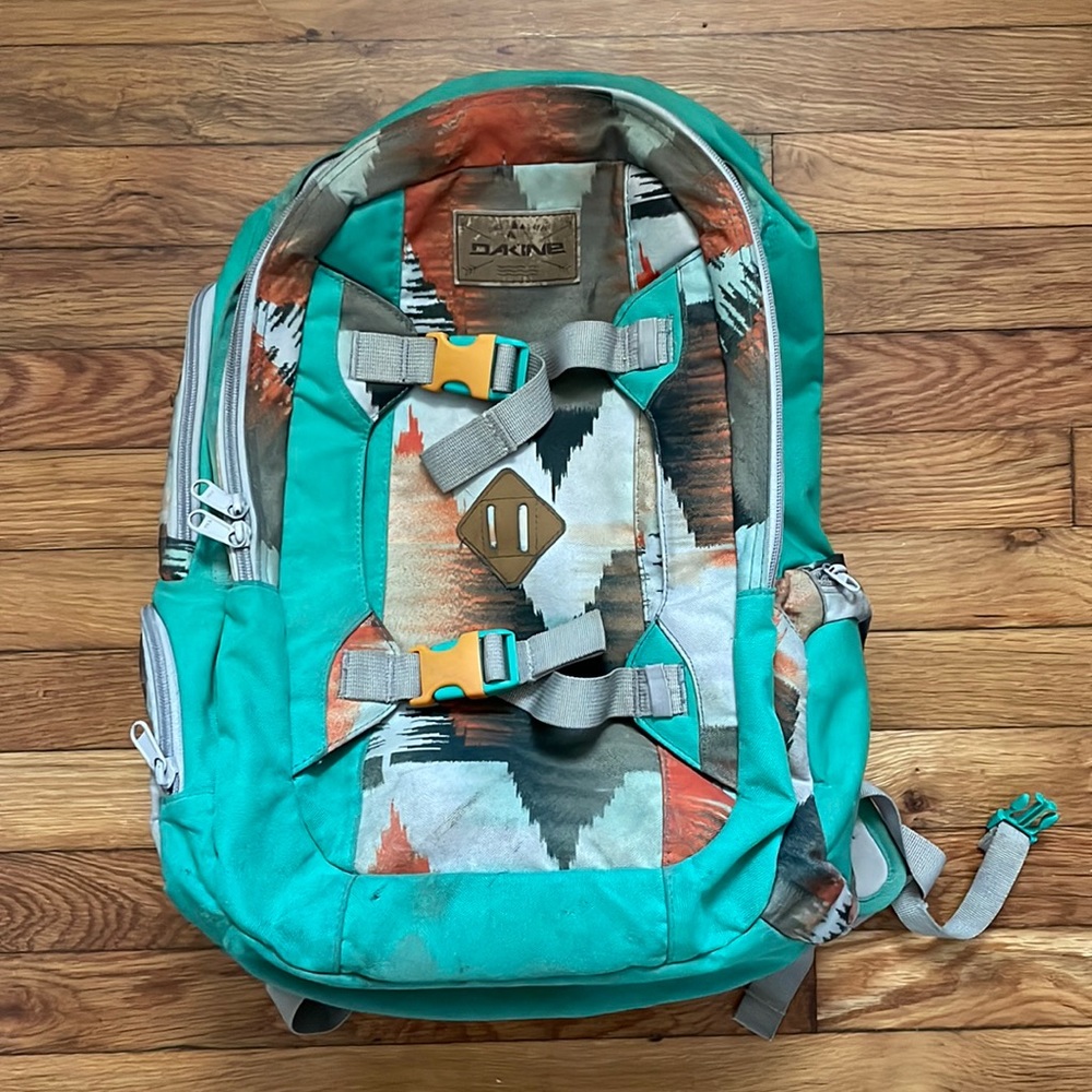 Dakine backpack, green.